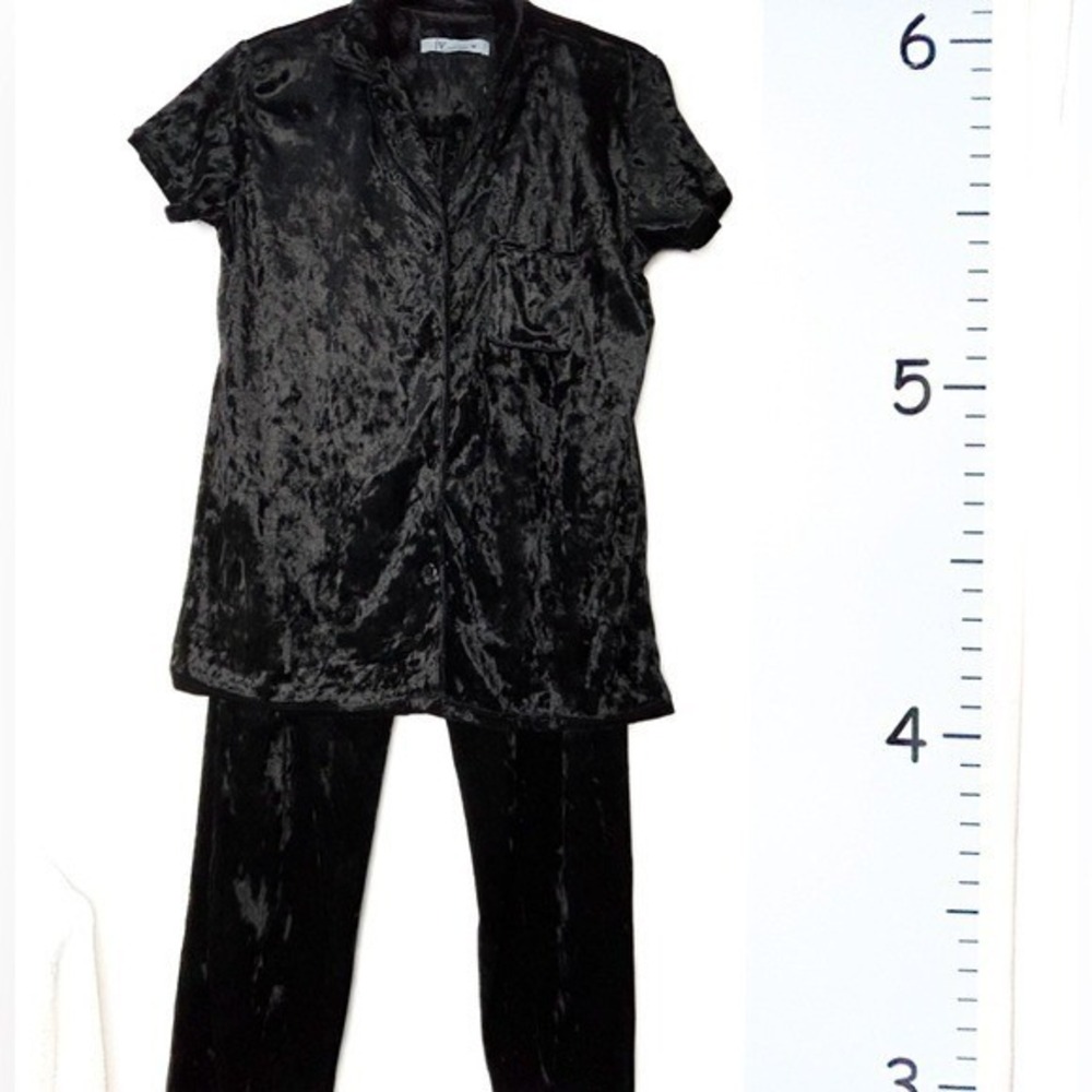 JV Joan‎ Vase Black Crushed Velvet 2PC Loungewear Pajamas Set Medium